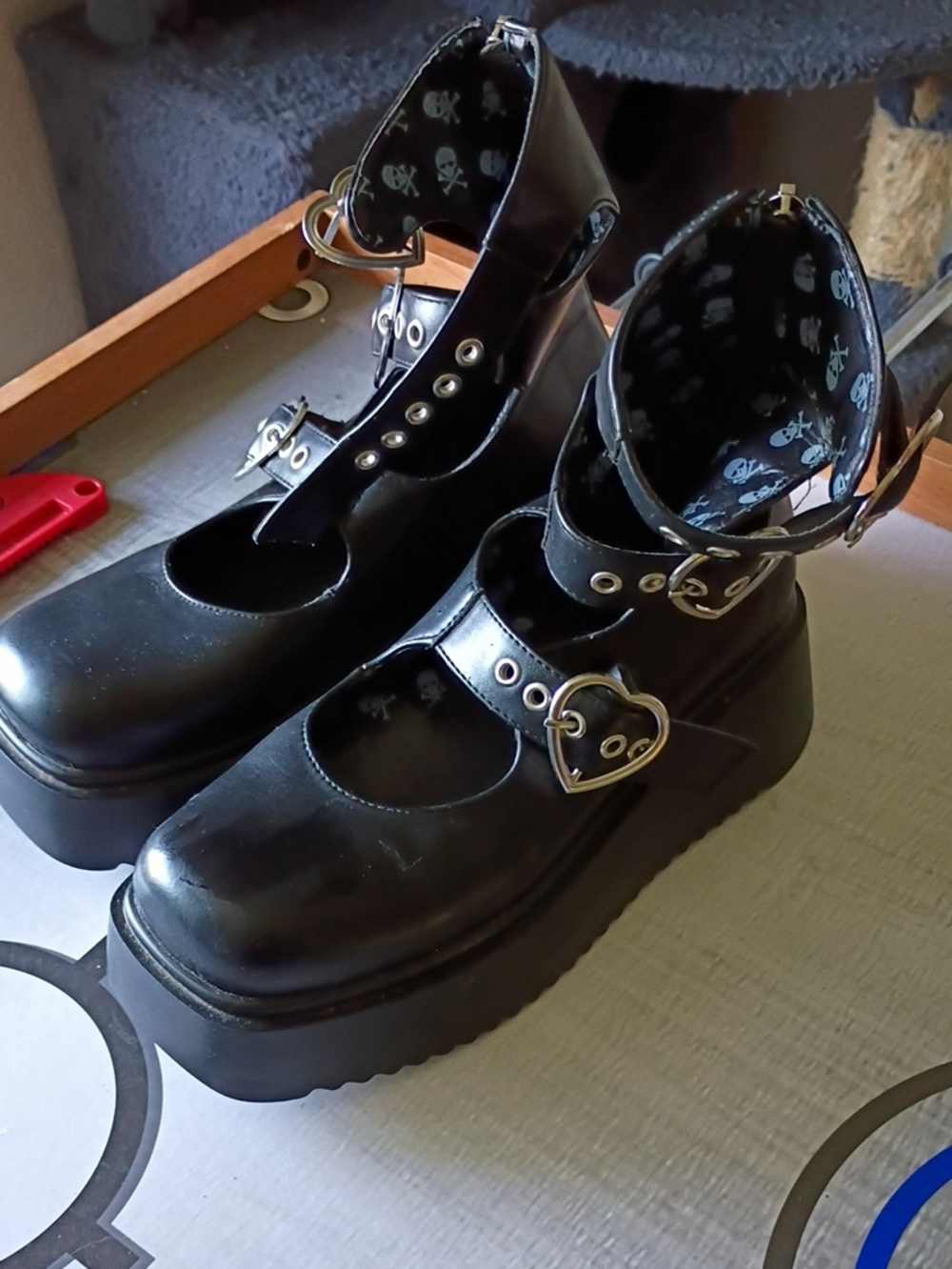 La Moda Boots With Heart Buckles